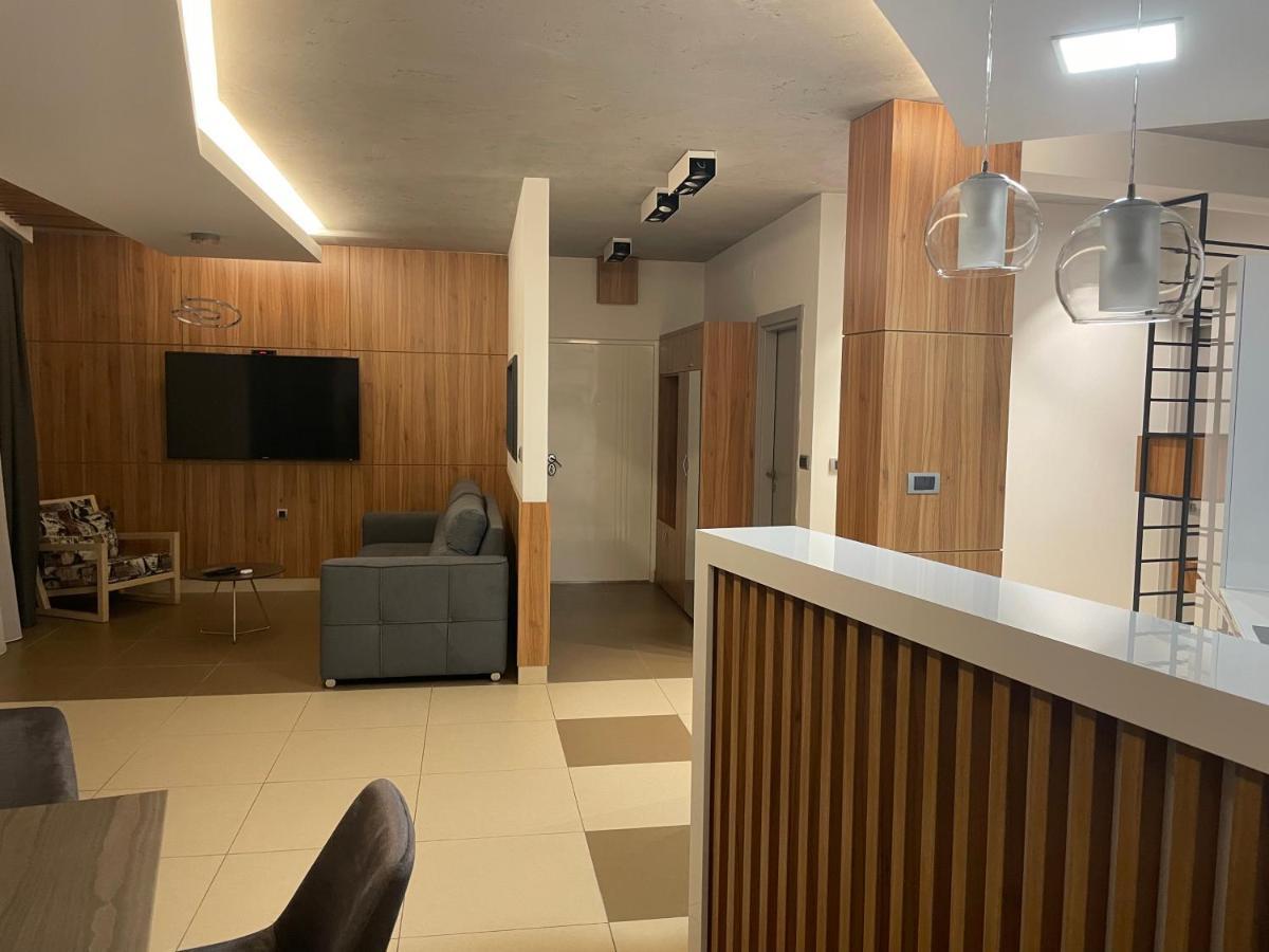 Leo Lux 1 Apartment Ni Екстериор снимка