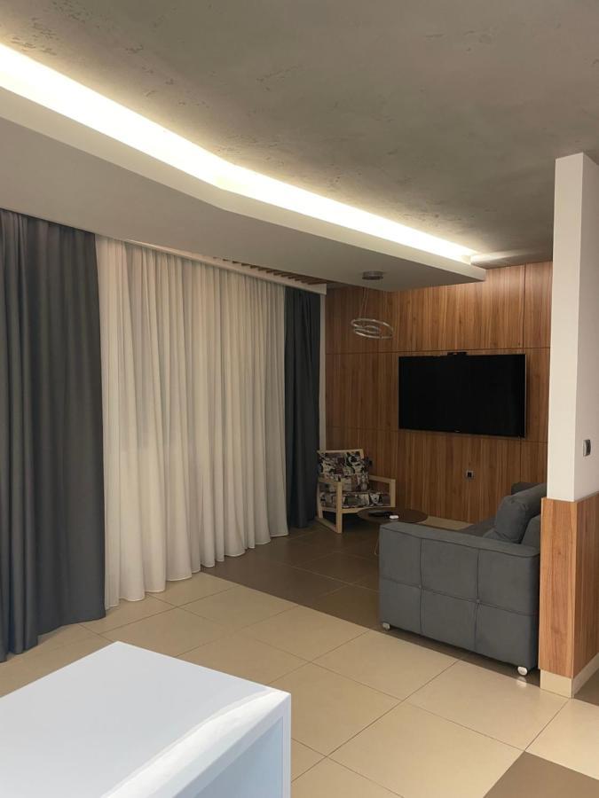 Leo Lux 1 Apartment Ni Екстериор снимка