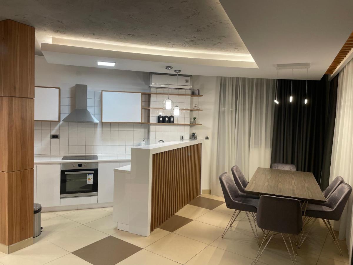Leo Lux 1 Apartment Ni Екстериор снимка