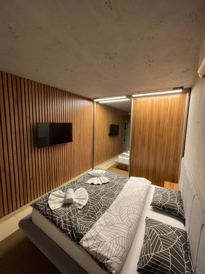 Leo Lux 1 Apartment Ni Екстериор снимка