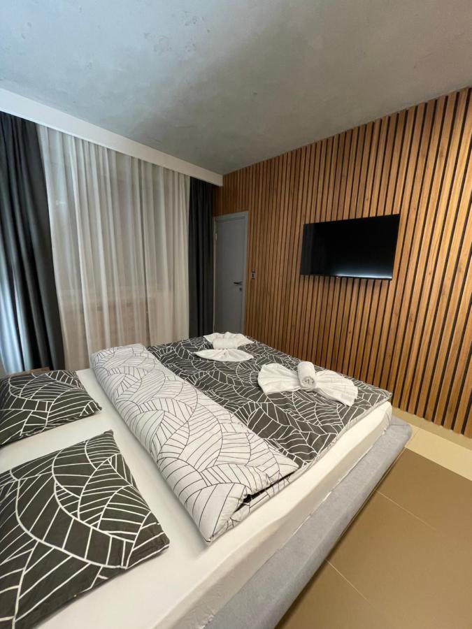 Leo Lux 1 Apartment Ni Екстериор снимка