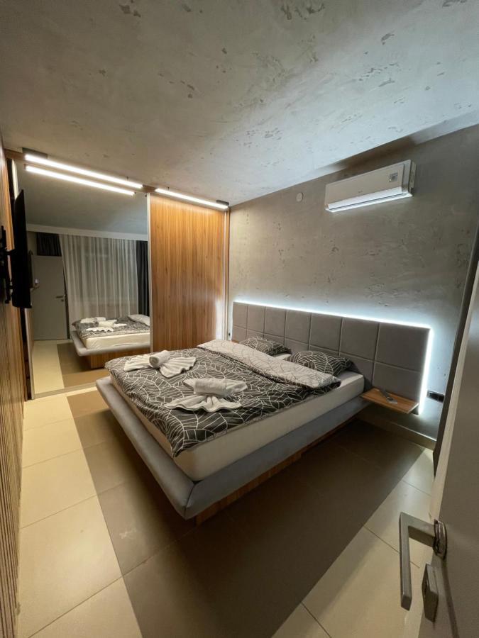 Leo Lux 1 Apartment Ni Екстериор снимка