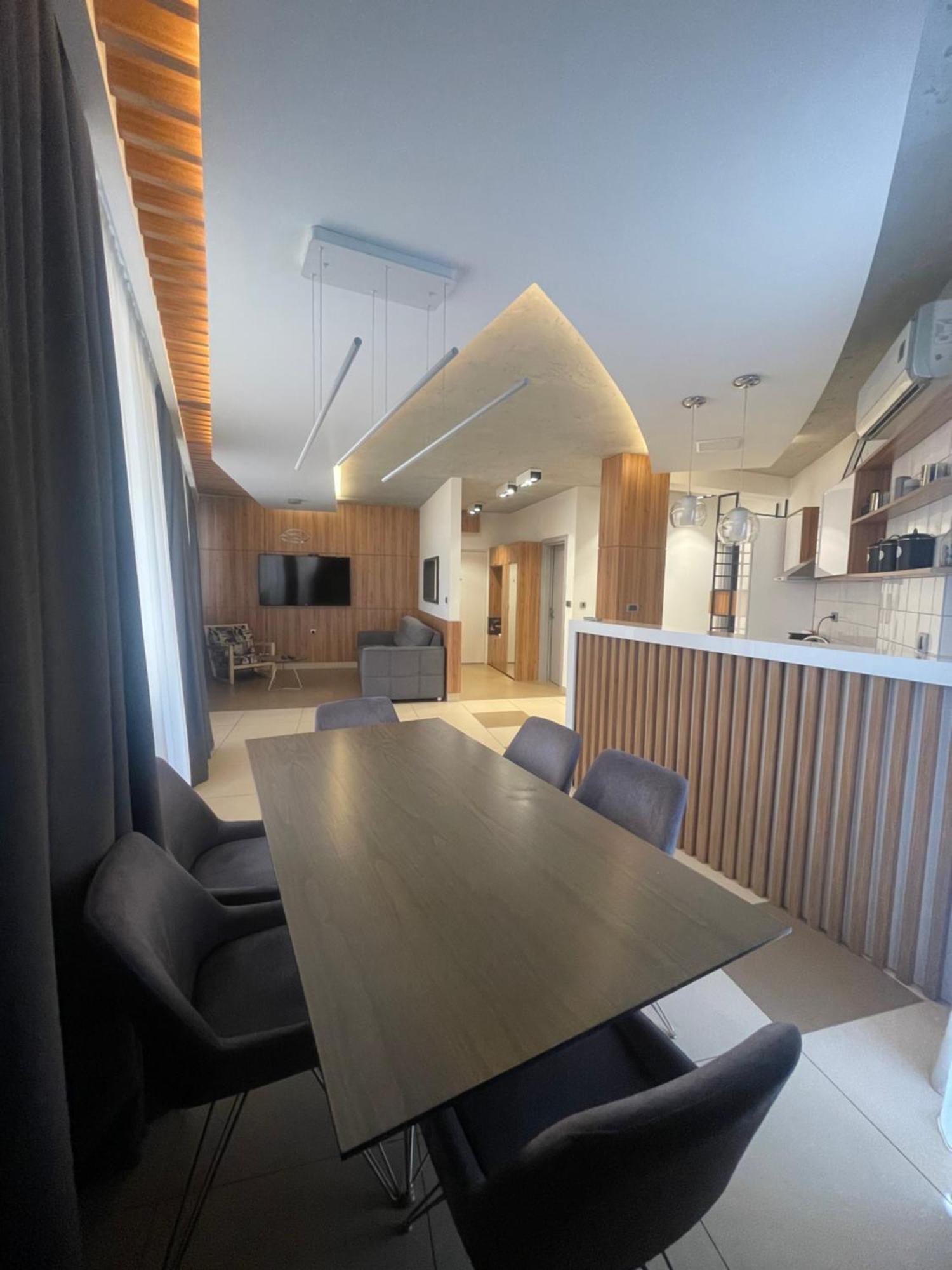 Leo Lux 1 Apartment Ni Екстериор снимка