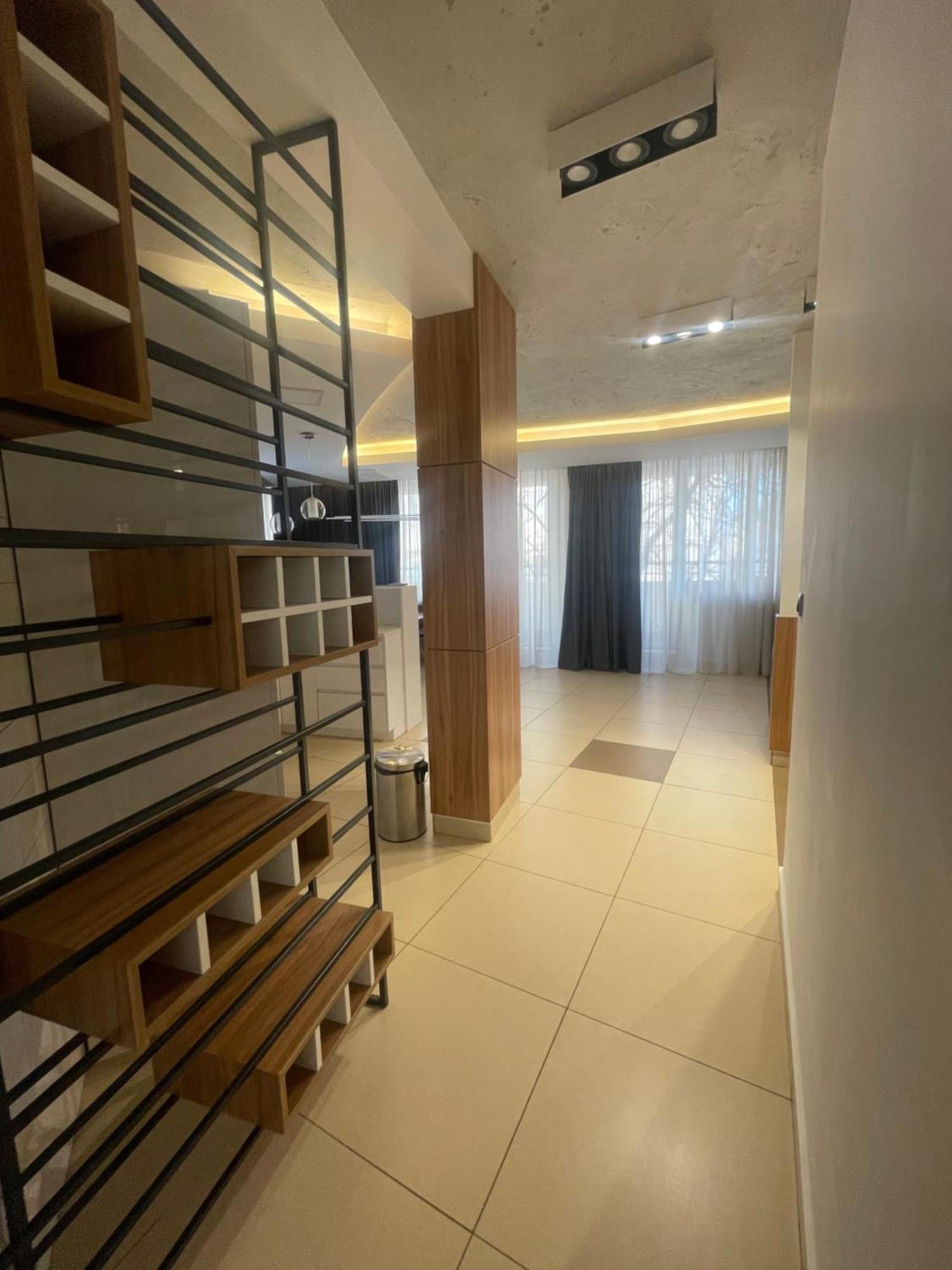 Leo Lux 1 Apartment Ni Екстериор снимка